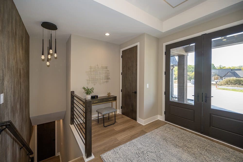 The Crestwood - Foyer