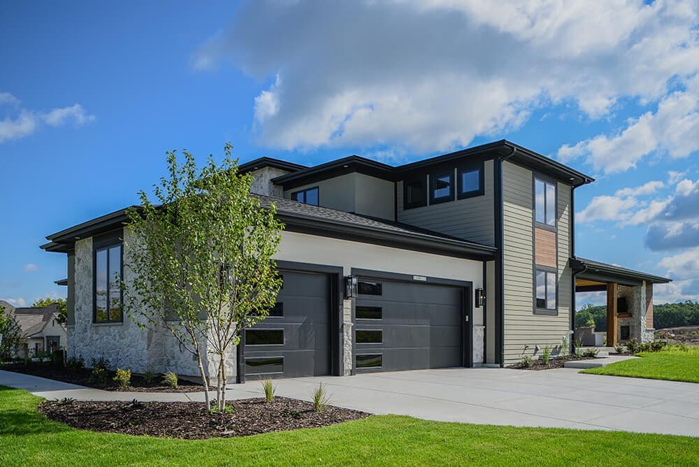 Canyon View Parade Model Exterior